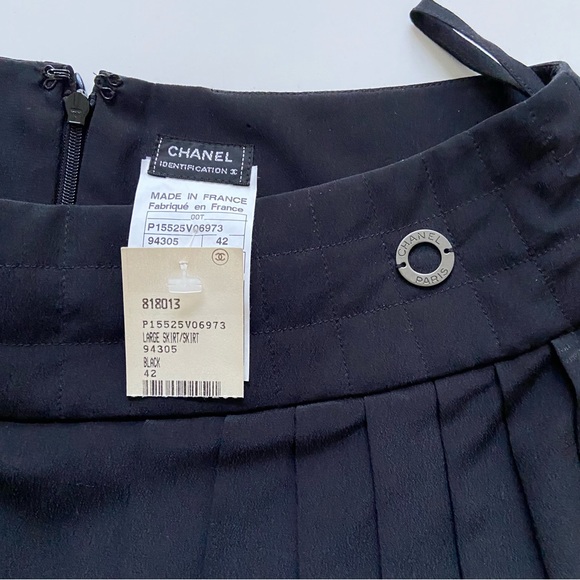 Chanel Pleated Silk Skirt - Vintage 2000’s - Picture 5 of 9